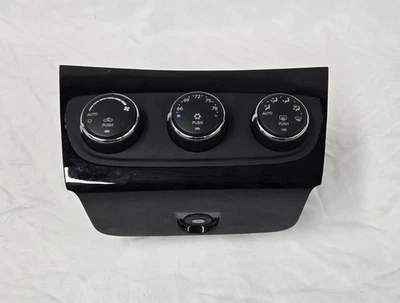 Оригинальный климат-контроль в сборе для передней панели Chrysler 200 ограниченного выпуска 2011-14 годов выпуска - Изображение 1 из 4