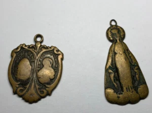 Antique￼ Notre Dame medallion charms - Picture 1 of 9