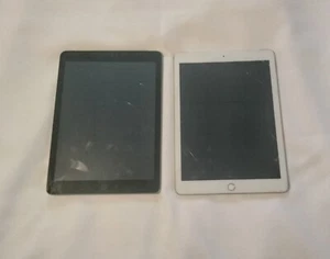 Lote de 2 iPads Modelos A1954 y A1823 Piezas Solo Sin Tarjetas SIM - Imagen 1 de 17