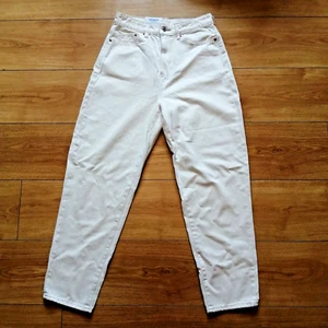 Pantalones de mezclilla H&M para mujer mamá cintura ultra alta hasta el tobillo blancos talla UK 8/Eur 36 nuevos con etiquetas - Imagen 1 de 10