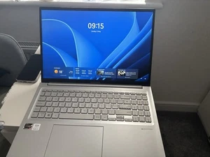 Asus 16" Laptop 16 GB RAM 512GB AMD Ryzen™ 5 Windows 11 Home - Silver - Picture 1 of 3