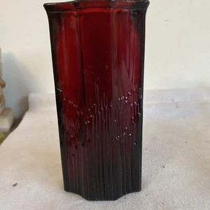 RUBY RED COLOUR AVON 1970s  GLASS VASE - Picture 1 of 5