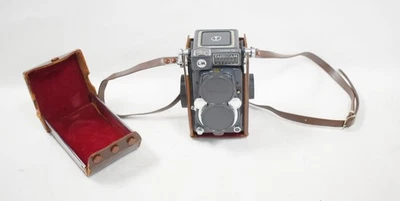 Yashica 44 Twin Lens Reflex W60mm F3.5 Lens - Collector's Item - Image 1 of 4