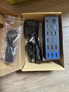 KVM Switch 3 Monitors 2 Computers HDMI 4K - Afbeelding 1 van 3