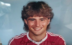 FOTO PROFESIONAL FIRMADA CLAYTON BLACKMORE MAN UNITED - OFERTAS ACEPTADAS - Imagen 1 de 2
