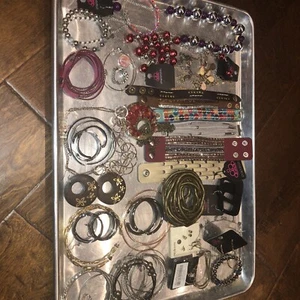 Lote De Joyería Usable Pendientes Pulseras Collares Mayormente Nuevos Nunca Usados (G6) - Imagen 1 de 13