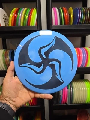 Discmania Swirly S-Line FD Huk Lab Blue 174g Trifly Disc Golf Driver - Image 1 of 4