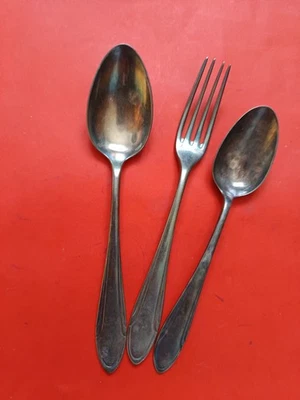 COUVERTS EN MÉTAL ARGENTE . ERCUIS. - Photo 1/4