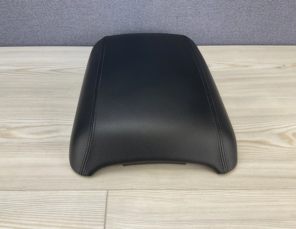 ⭐️Tapa/reposabrazos consola central Mercedes-Benz R350 2006-2012. Cuero negro. OEM. Foto 1 de 4
