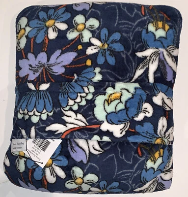 Vera Bradley Fleece Travel Blanket 45 x 60 Retired Floral Burst Pattern Blue New