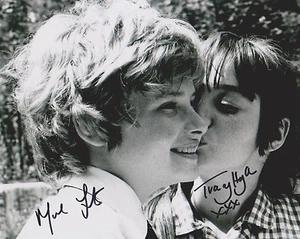 Mark Lester & Tracy Hyde Signed Photo - MELODY - Starring Jack Wild - RARE G539 - Picture 1 of 1