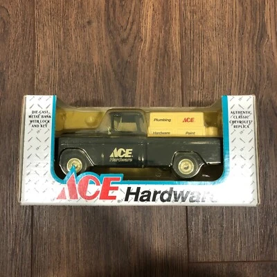 ERTL ACE HARDWARE 1955 CHEVY CAMAFEO PICKUP BANK Die-Cast Metal NUEVO Antiguo Stock Foto 1 de 4