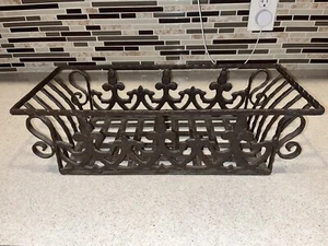 Rare Vintage/antique Wrought Iron Planter/flower Box Wall Acorn Design Woven - Picture 1 of 17