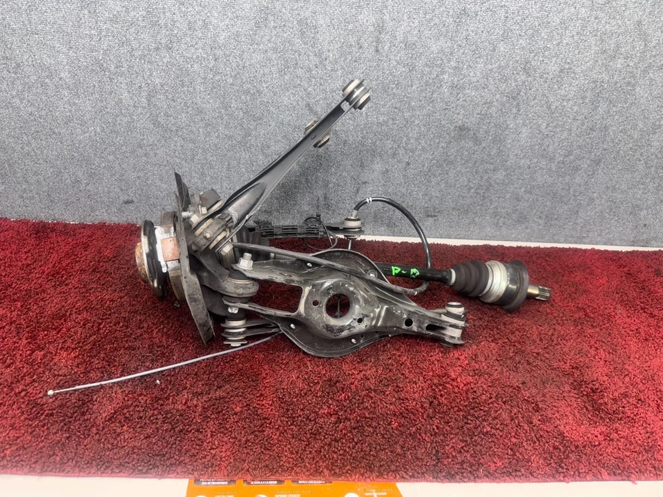 Buje de nudillo eje suspensión lateral pasajero trasero derecho BMW F30 F31 328D OEM 83K Foto 1 de 4