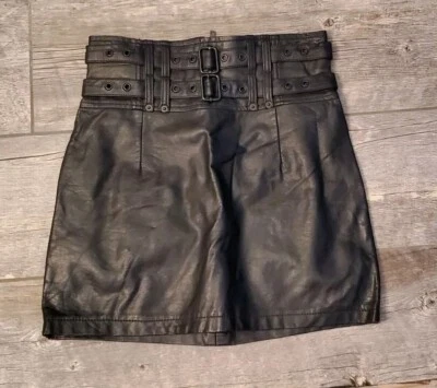 Minifalda tripp nyc daang detalle de cinturón doble talla mediana cuero vegano Foto 1 de 4