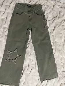 Hot Topic Blk. Frayed Star Patch Flared Leg Denim Jean Sz. 5 - Picture 1 of 6