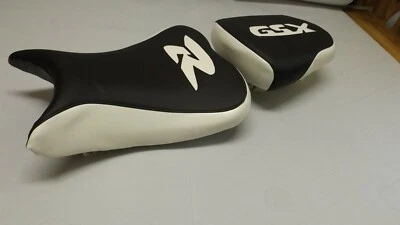 BLACK CARBON FIBER/WHITE FRONT/REAR SEAT COVERS WILL FIT SUZUKI  600R/750R 06/07 - Image 1 of 4