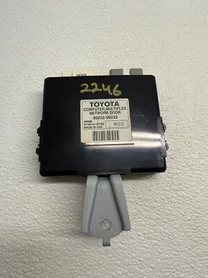 2004–2010 TOYOTA SIENNA Multiplex Network Back Door Control Module 8922208032 - Image 1 of 4