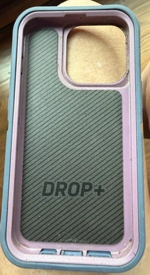 Funda OtterBox Defender para iPhone 13 Pro - morada y lavanda (usada buena) Foto 1 de 3