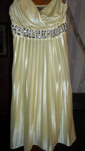 Mymichelle Yellow Medium Dress and Candy Rocket Small Black Dress - 2 KLEIDER! - Bild 1 von 9