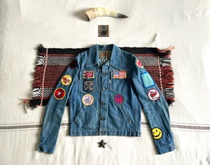 Levis Vintage 70s Trucker Jacket Badges Patches S-M 36-40" MADE UK WhiteTab 1975 - Picture 1 of 24