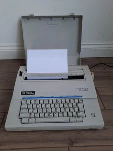 Vintage Smith Corona XL2500 Spell Right Electric Typewriter, Working With Case - Picture 1 of 9