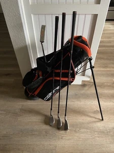 Cobra King Jr LEFT Handed 4 Club Junior Golf Set - W/7, 9, SW and Putter. Bag - Picture 1 of 3