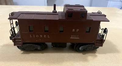 Vintage Lionel Lines Caboose 2357 SP  lighted - Image 1 of 4