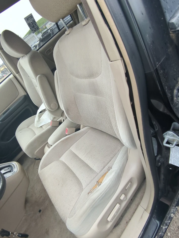 2001-2003 Toyota Highlander Driver Front Seat Oem X5RL7 - Image 1 of 1