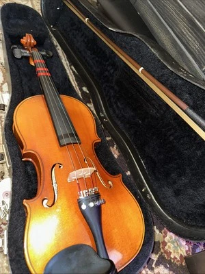 Violín Suzuki 220 3/4 - Poco uso | Excelente sonido | Listo para tocar Foto 1 de 3