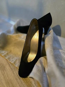 Gabor Pumps aus Velourleder, schwarz, Gr. 8 /42 - Bild 1 von 4