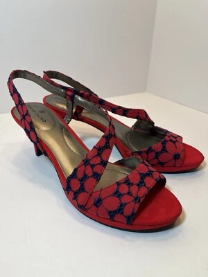 Tacones Bandolera Bandolino Talla 10 M Rojo con Plataforma Diseño Cosido Floral Azul Foto 1 de 4