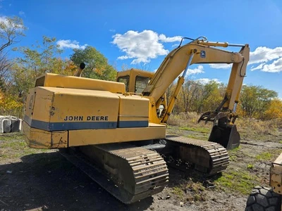 Excavadora John Deere 690D con pulgar Foto 1 de 4