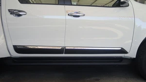 BLACK WITH CHROME SIDE MOULDING GUARD TOYOTA HILUX DOUBLE CAB M70 80 2015-17 - Picture 1 of 3