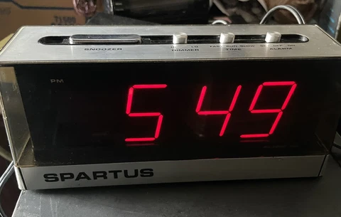 nice vintage SPARTUS 21-3022-500 LED Desk Alarm Clock Cover