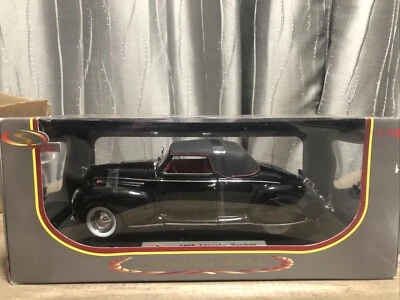 Signature Models 1:18 Diecast 1939 Lincoln Zephyr Black - Image 1 of 4