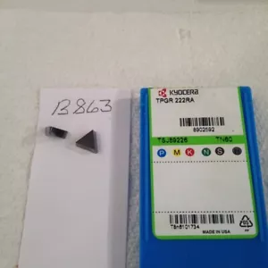 8 INSERTI CERMET KYOCERA TPGR 222RA NUOVI. GRADO: TN60. CONFEZIONATO IN FABBRICA {B863} - Foto 1 di 1