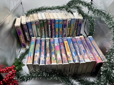 💫 Mixed Lot Of 30 VHS Tapes: Disney Masterpiece, Gold Classic Foto 1 de 4
