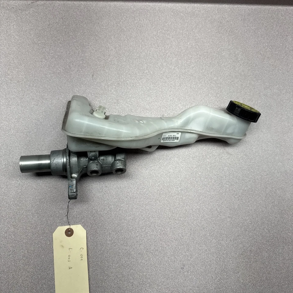 2019-2024 FORD EDGE BRAKE MASTER CYLINDER W/RESERVOIR TANK OEM GCV9A2K478 - Image 1 of 4