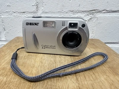 Sony Digital Camera Cybershot DSC-P32 3.2MP Silver - Tested - Image 1 of 4