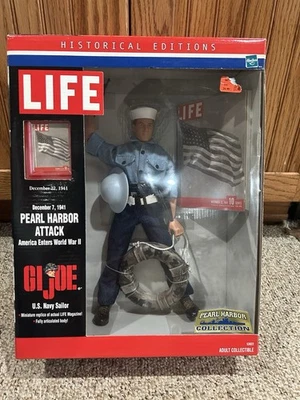 G.I. JOE POSEABLE FIGURE PEARL HARBOR ATTACK NAVY SAILOR HISTORICAL LIFE.     E9 - Image 1 of 4