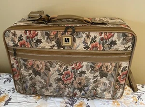 Vtg Floral Tapestry Roller w/strap Suitcase CarryOn Leisure Luggage Excellent! - Picture 1 of 10