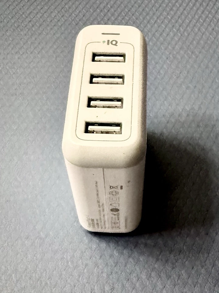 Cargador de Pared USB Anker 4 Puertos 40W Carga Rápida Enchufe Plegable Foto 1 de 4