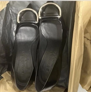 Authentic Burberry Heels - Picture 1 of 2