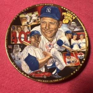 VINTAGE COLLECTOR PLATE "MICKEY IN THE 60'S" LIMITED EDITION 1992 - Picture 1 of 4