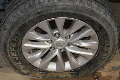 Rueda 10-21 GX460 18x7,5 aleación doce 12 seis 6 radios en V divididos llanta OEM de fábrica Foto 1 de 4