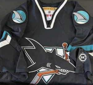 RARE VINTAGE San Jose Sharks Jersey Medium KOHO HOCKEY BLACK MADE IN CANADA M - Bild 1 von 9