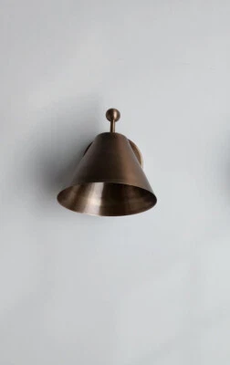 Modernist Brass Wall Lamp – Crafted for Classic Interiors - Image 1 of 4