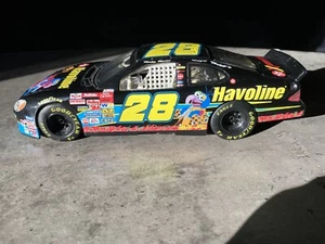 2002 RICKY RUDD #28 The Muppet Show Action 1:24 Ford Diecast Nascar - Picture 1 of 5