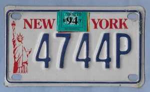 MOTORCYCLE LICENSE PLATE NEW YORK 1994 LIBERTY 4" X 7" STEEL VERY CLEAN - Picture 1 of 2